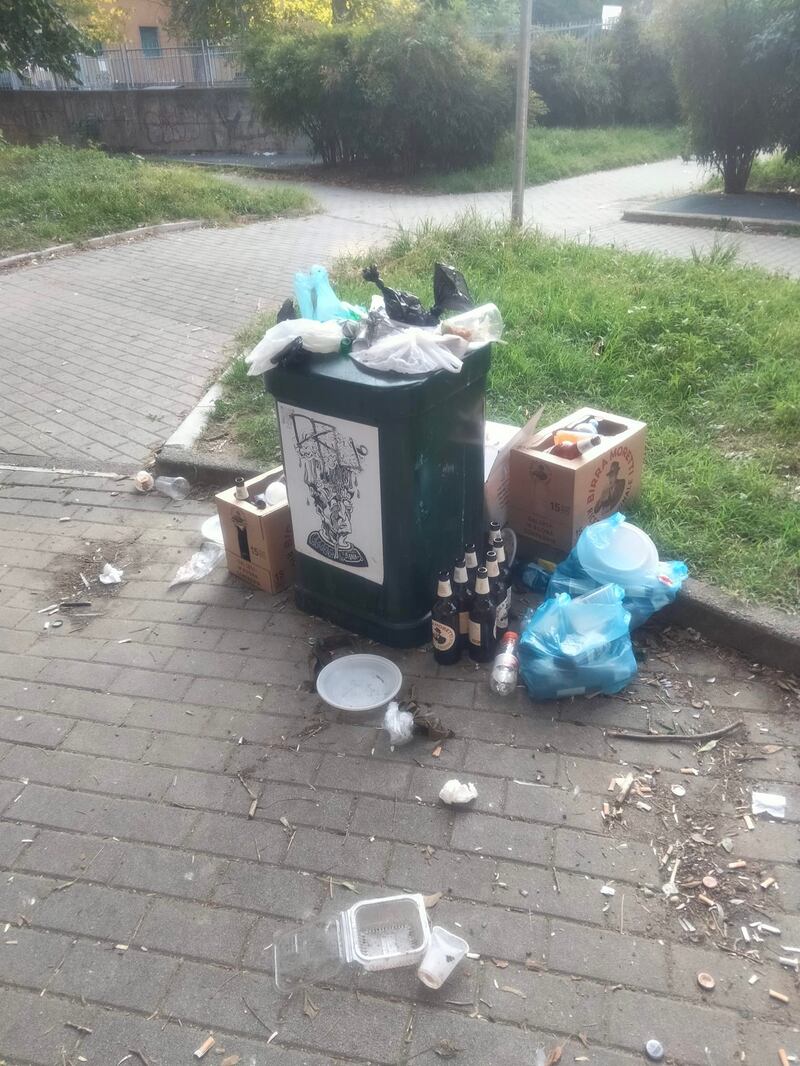 Il degrado dei giardini di Dergano 1