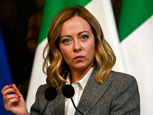 Meloni indica la strada: "Premierato? Più potente misura economica per l'Italia"