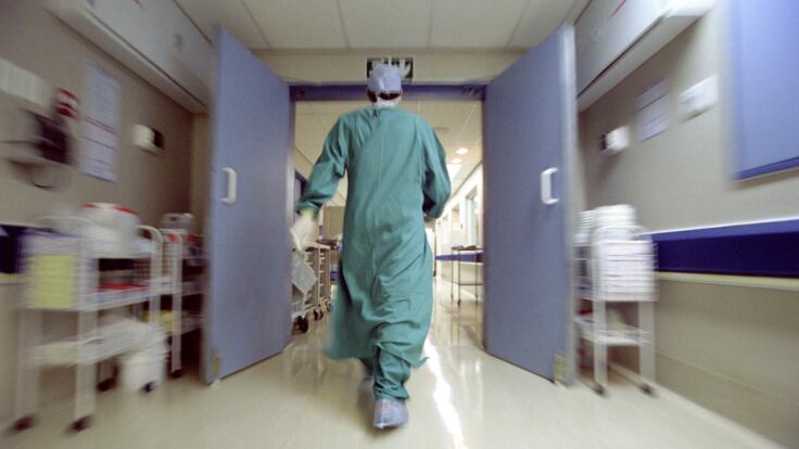 Il medico l'ha considerata per 4 anni ipocondriaca ma lei aveva un cancro: risarcita con 50mila euro