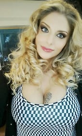 Francesca Cipriani diventa un procace Babbo Natale 8