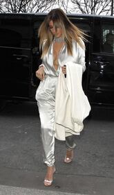 Kim Kardashian, décolleté provocante  4