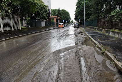 Maltempo, a Milano esonda il Seveso 7