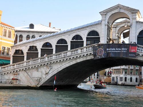 Venezia, turisti fanno caffé col fornelletto: daspo e maxi-multa