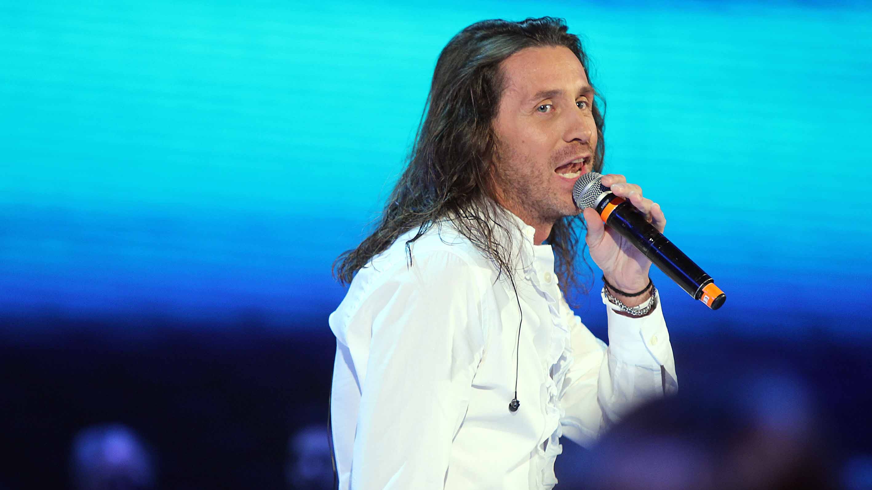 Il caso Povia e i sindaci sceriffi che hanno paura di quattro canzoni