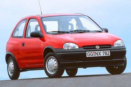 Opel Corsa B, guarda tutte le foto 8