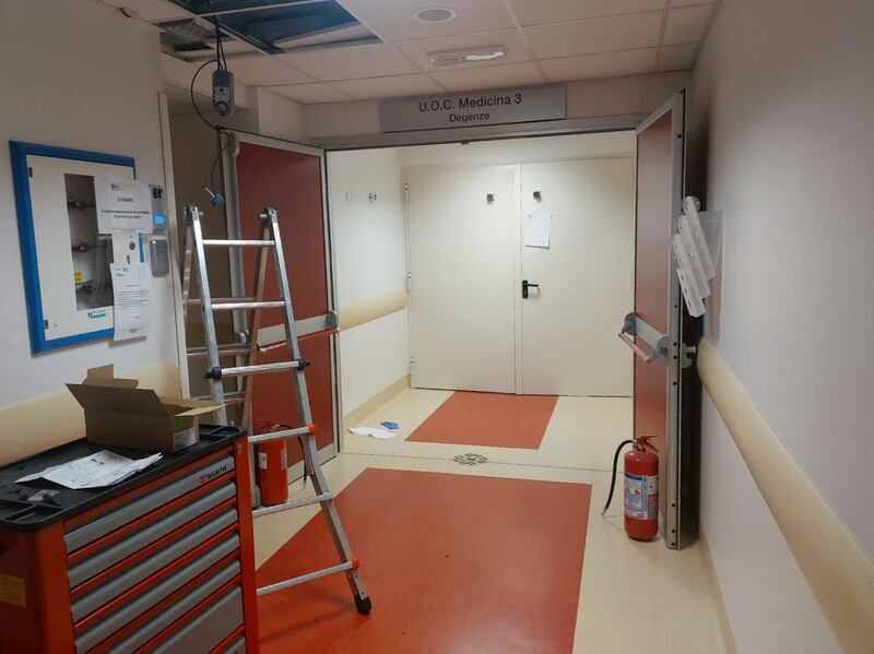 Incendio all'ospedale di Brescia, le foto dopo l'evacuazione 2