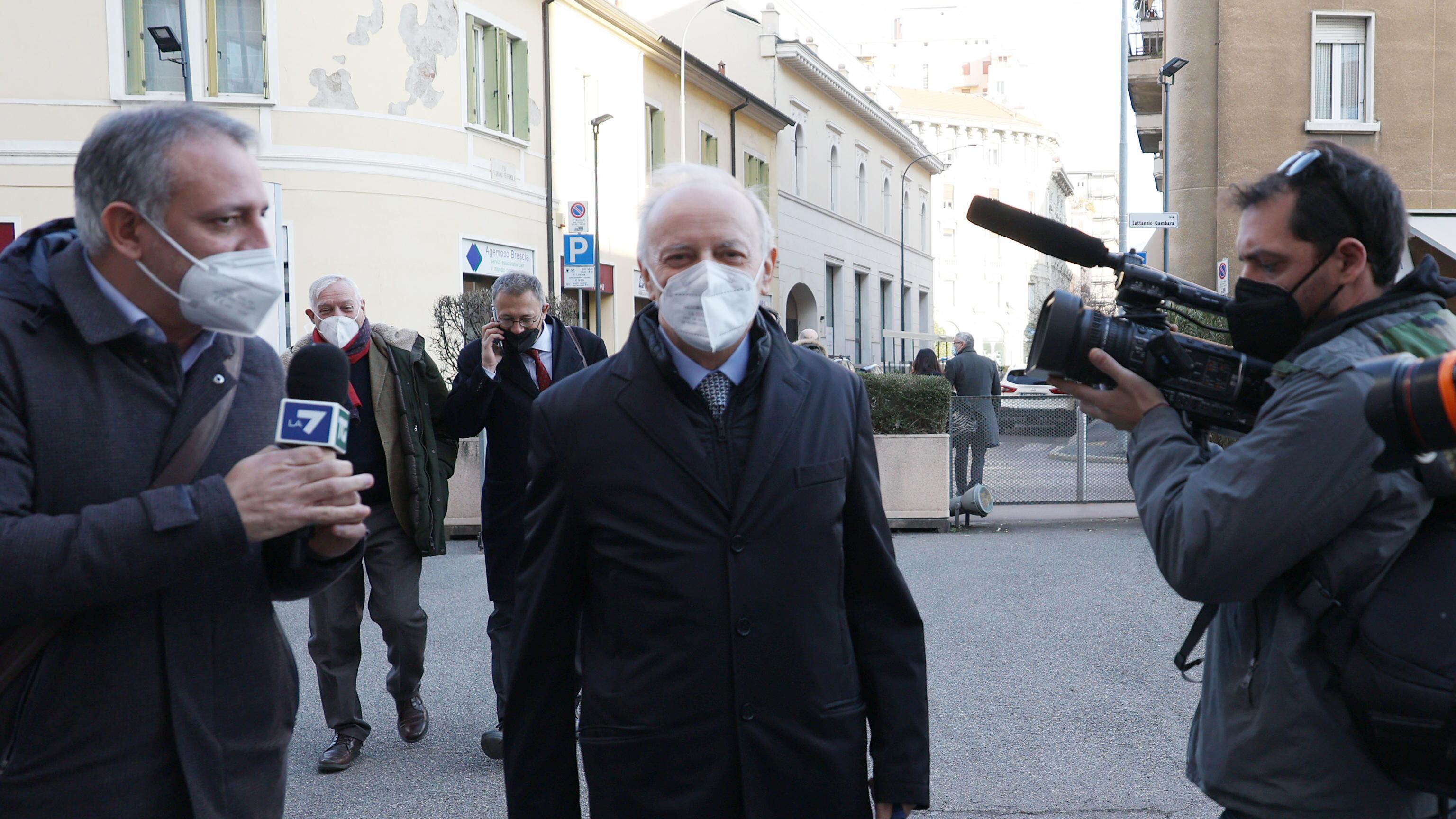 La difesa spericolata dell'imputato Davigo: tira in ballo Mattarella. "Mi fece ringraziare sulla loggia Ungheria"