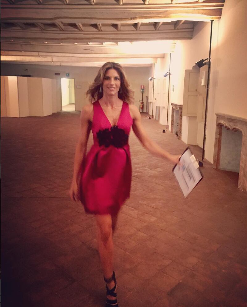 Martina Colombari sexy nella vita di tutti i giorni 16