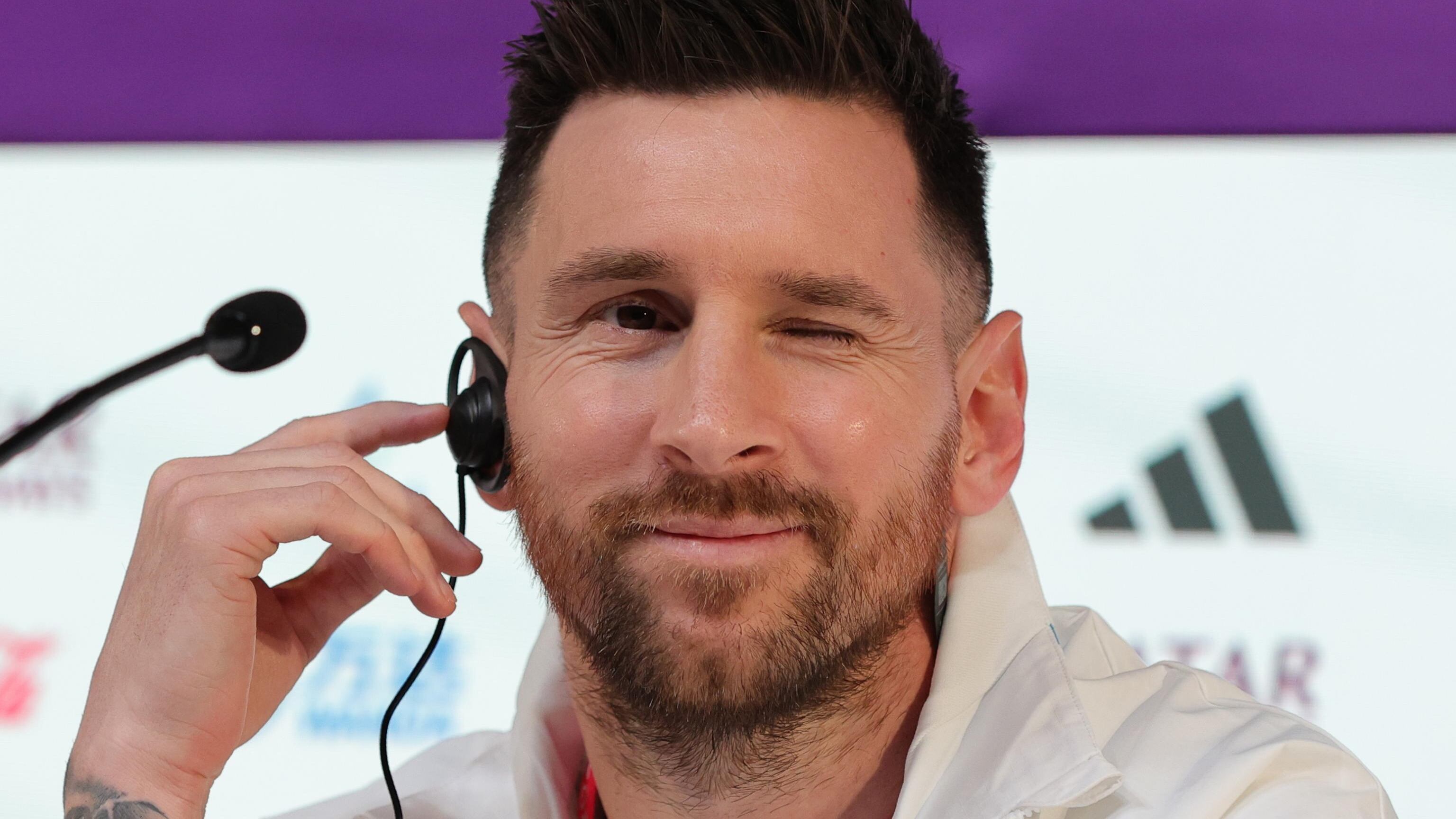 I veri padroni di casa. Ecco Mbappé e Messi ricoperti d'oro dal Qatar