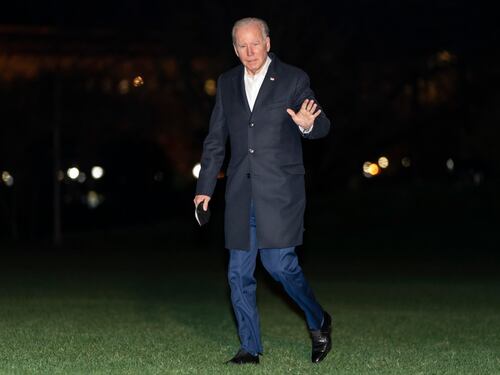 Biden e le parole anti-Putin. Anche l'Europa in imbarazzo. Macron: "Non le avrei dette"
