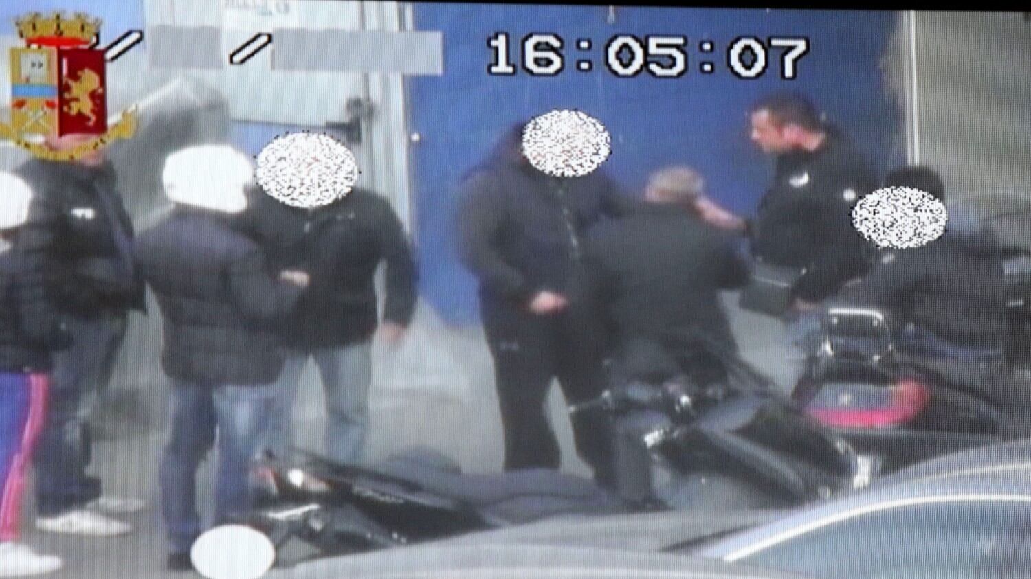 Stop a bande e spaccio. Anche un poliziotto a libro paga dell'ndrine