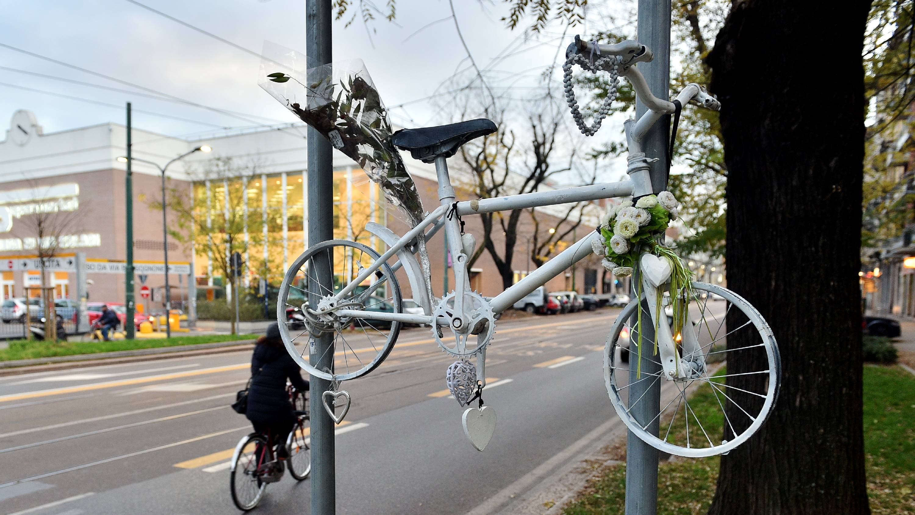 Questa bici appesa rappresenta il nostro fallimento