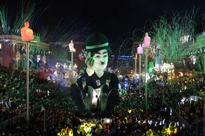 Nizza: ecco la parata carnevalesca  8