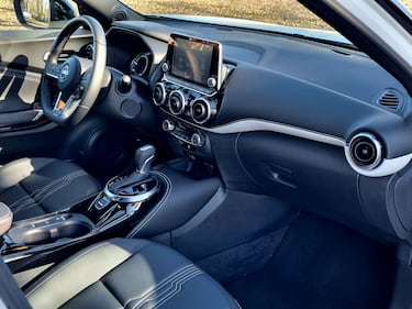 Nissan Juke Hybrid, guarda le foto  14
