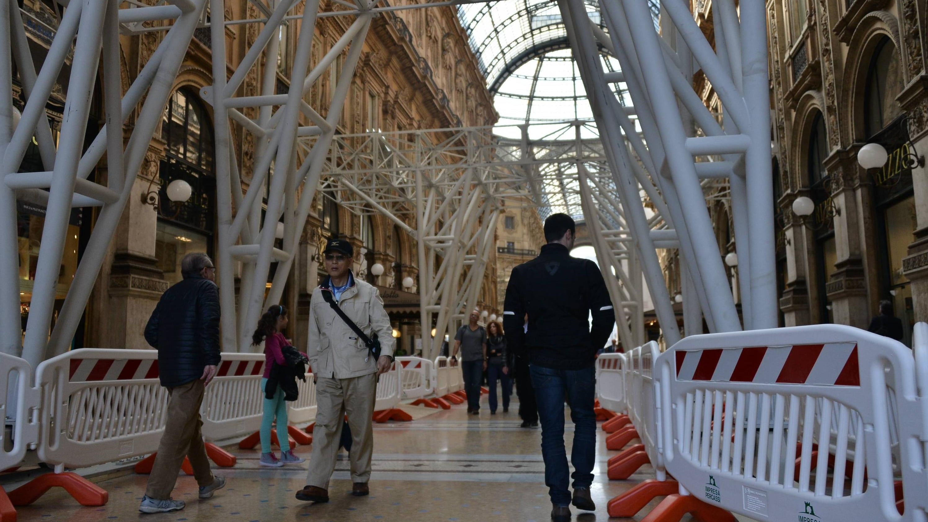 Il fascino della Galleria che riscopre i suoi colori