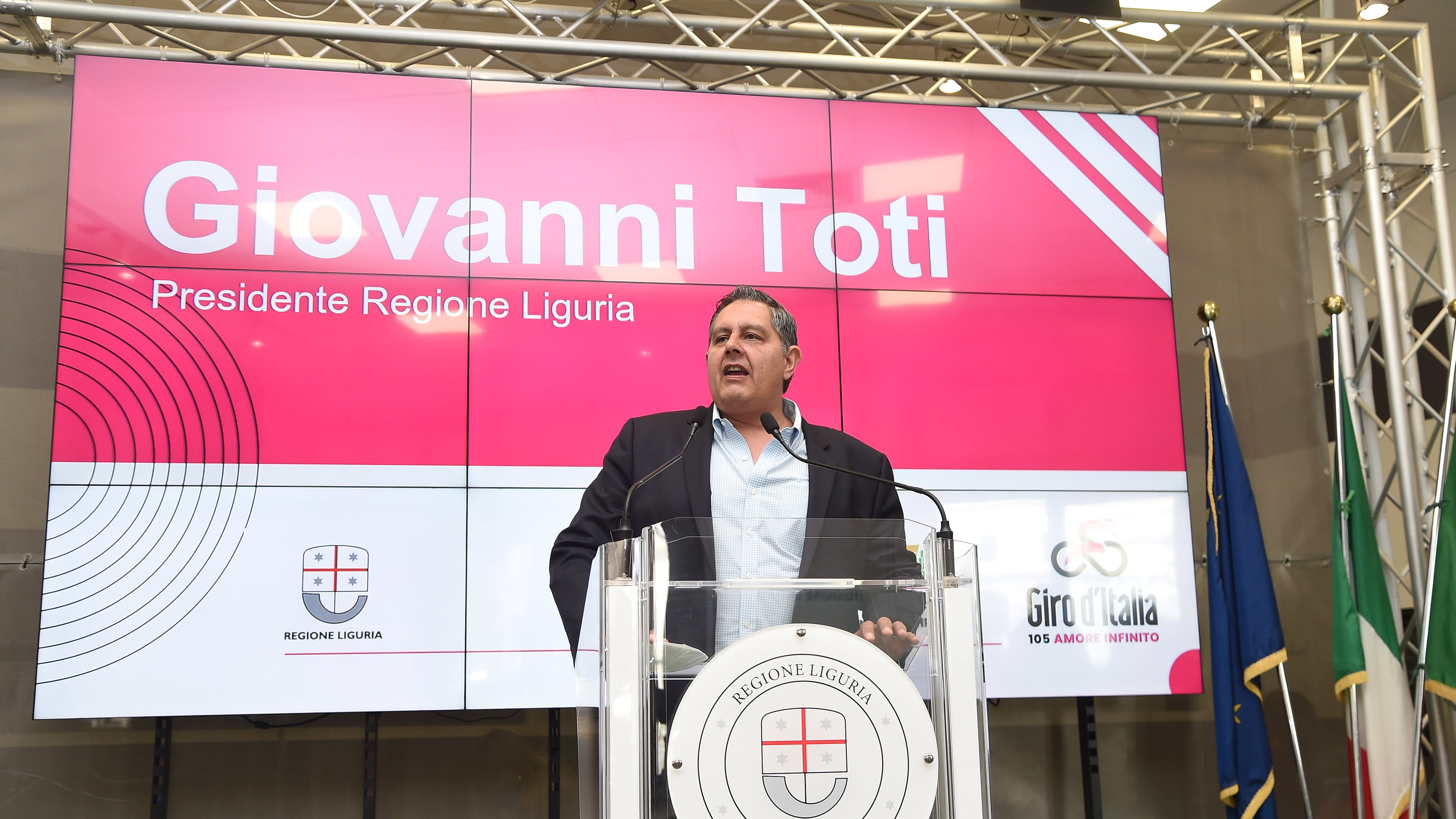 Toti nelle intercettazioni: "Soldi, fate bonifici tracciabili"