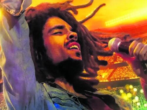 "Bob Marley" le canta a tutti e la Buy non decolla con "Volare"