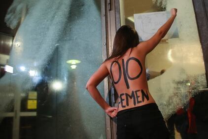 Polanski contestato a Parigi dalle Femen 6
