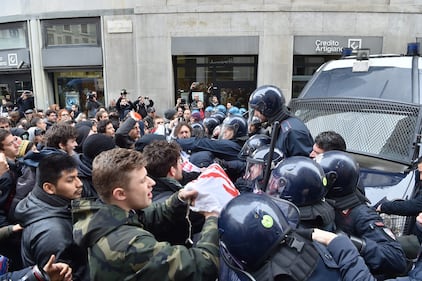 Scontri tra studenti e forze dell'ordine alla Statale di Milano 10