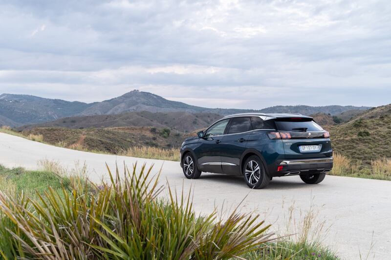 Peugeot 3008 Hybrid 136: la gallery  2