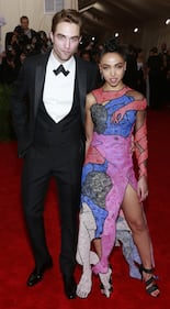 Met Gala, FKA twigs e il vestito col pene 2