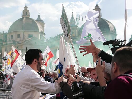 Ora Salvini zittisce la sinistra: "L'Ue fa peggio di Mussolini"