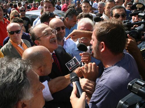 Sindaco di Taranto aggredito a calci e pugni