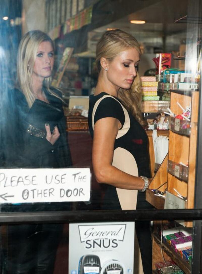 Nicky Hilton: abito bianco sexy ma sobrio per la sorellina di Paris  29