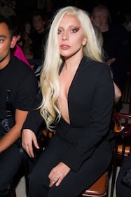 Lady Gaga, sobria ma seno in vista alla New York Fashion Week 7