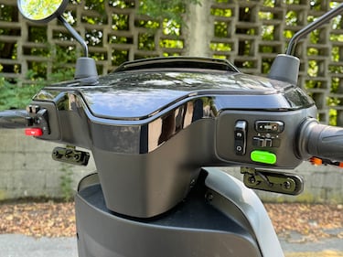 Niu MQi GT 100, la gallery dello scooter elettrico perfetto per la città 8