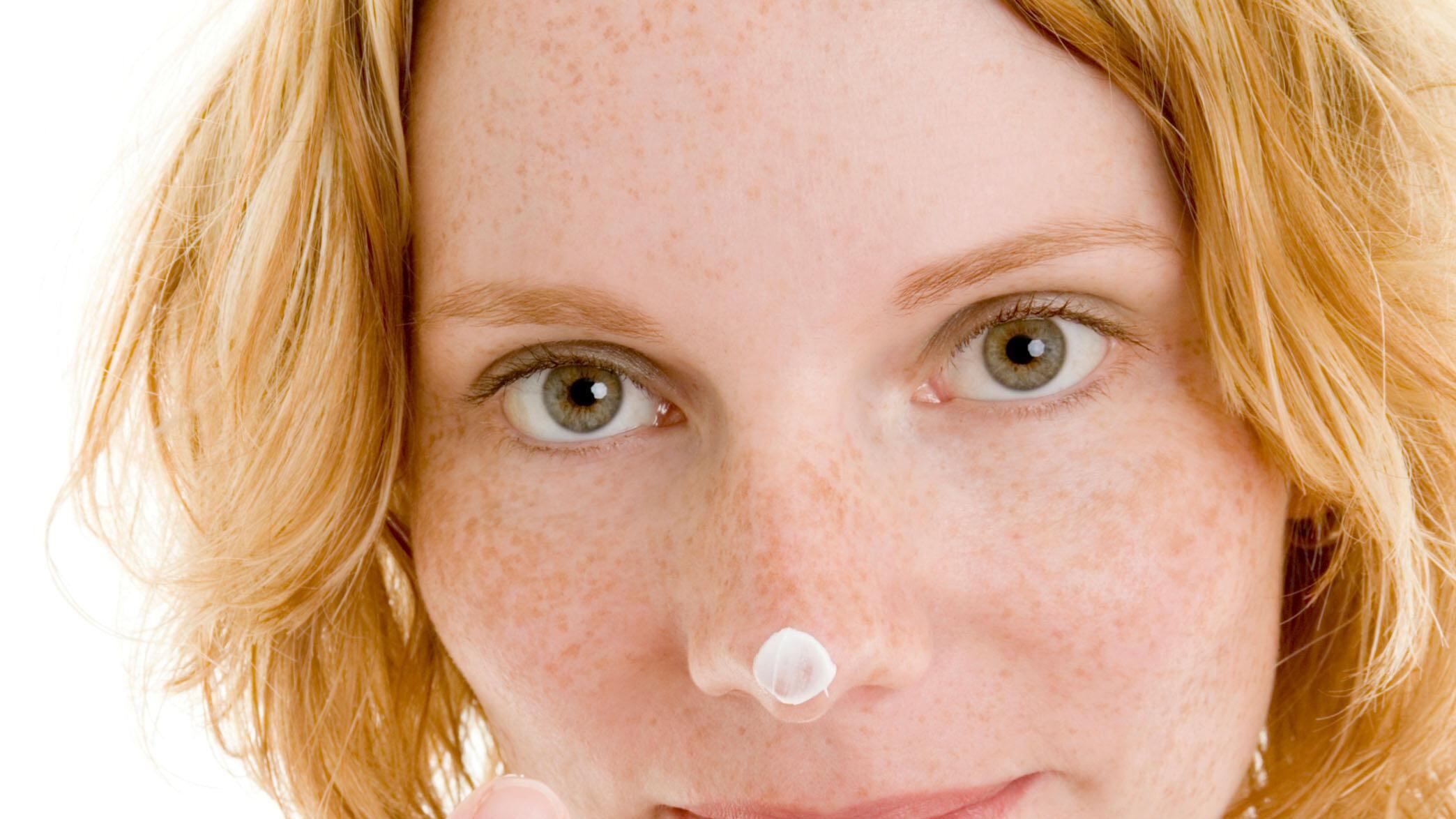 Escrementi, urina e veleno nei cosmetici contraffatti