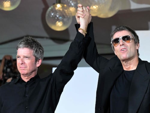 Oasis a Roma, allarme truffe sui biglietti: falsi codici, email contraffatte e siti clone