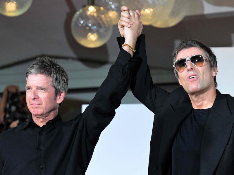 Oasis a Roma, allarme truffe sui biglietti: falsi codici, email contraffatte e siti clone