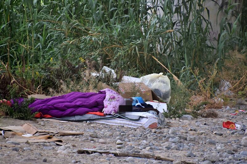 Ventimiglia: ovunque accampamenti di migranti, pure in spiaggia 9