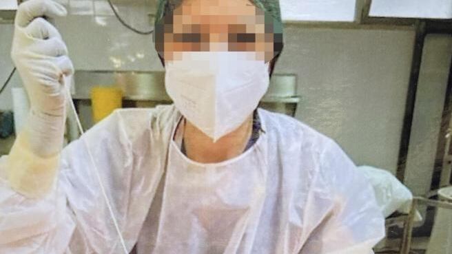 Selfie sui social mentre ricuce un cadavere: bufera sulla caposala a Brindisi
