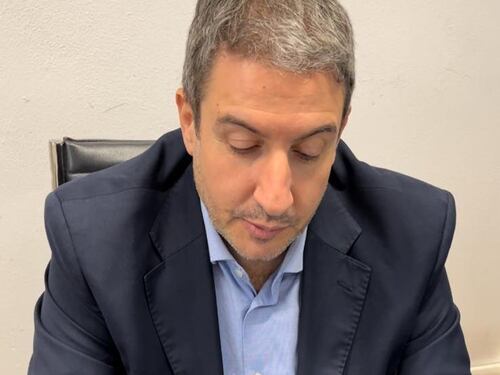 Il sindaco di provincia che sbanca sui social. "I segreti per competere con Meloni e Salvini"