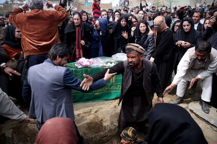 I funerali a Kabul della donna uccisa 2