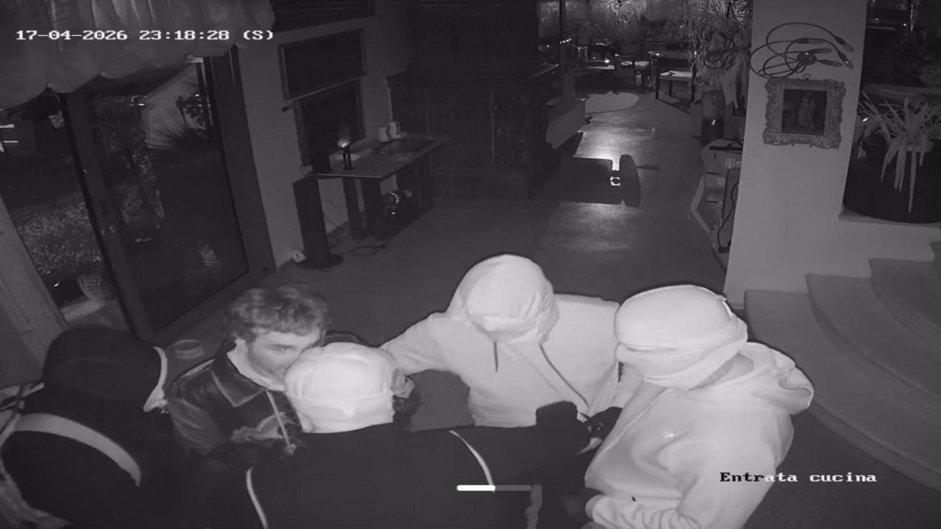 Colpo grosso in banca, l'ipotesi del complice esperto delle fogne