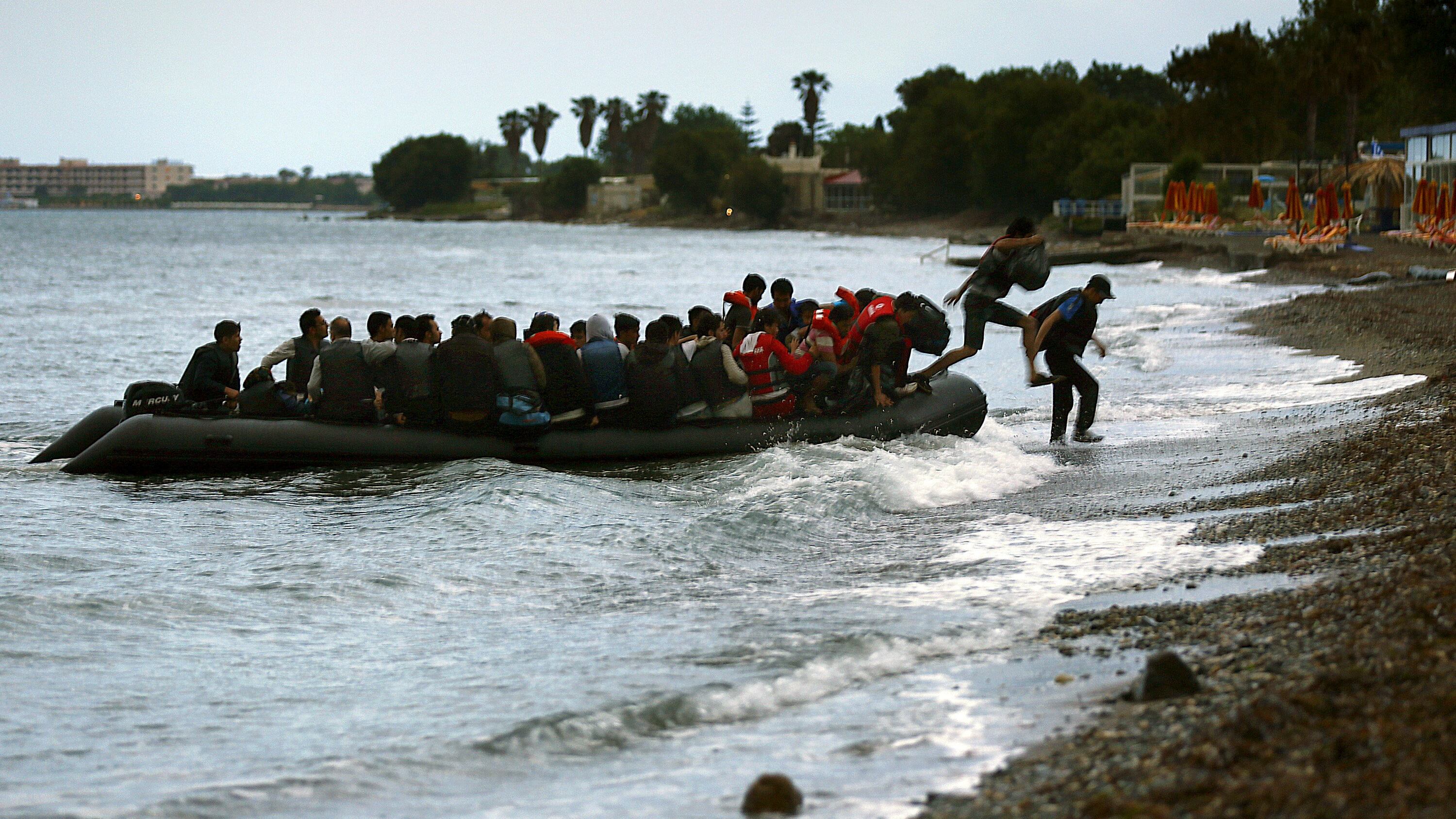 Turisti in fuga da Kos: "Un inferno con gli immigrati"