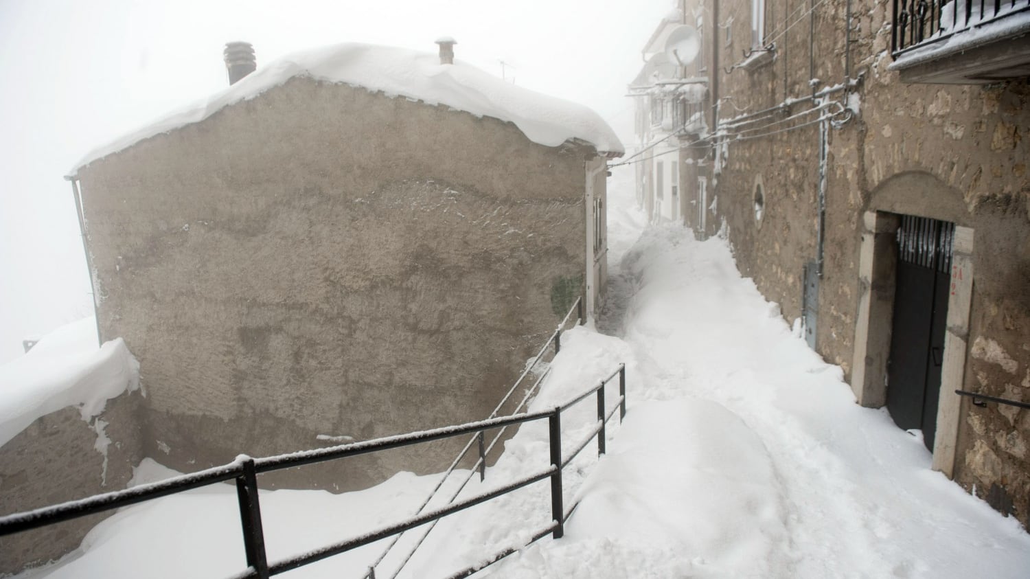 Maltempo, neve su tutto il Nord e scuole chiuse a Messina