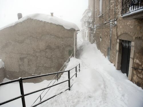 Maltempo, neve su tutto il Nord e scuole chiuse a Messina