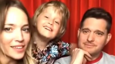 Michael Bublé mostra (orgoglioso) il figlio guarito dal cancro