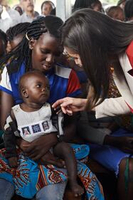La regina Letizia in visita al Manica Health Center 7