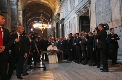 Il Papa nella Moschea blu di Istanbul 11