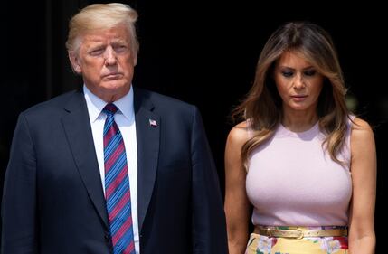 Melania Trump nell'orto con i tacchi: foto 3