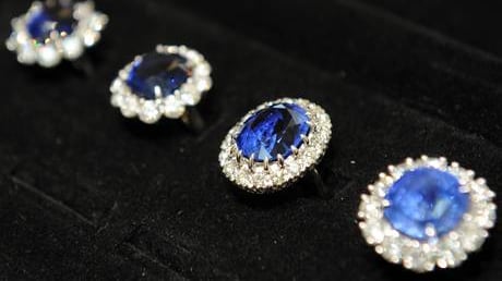 Coppia spedisce in Svizzera gioielli per 60 milioni di euro