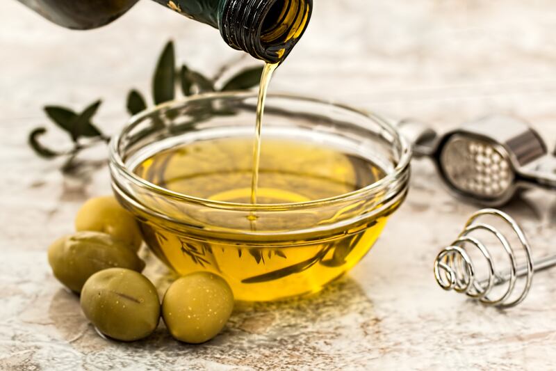 L’olio d’oliva protegge da morte e tumori: lo studio