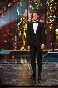 Il conduttore degli Oscar sale sul palco in mutande 4