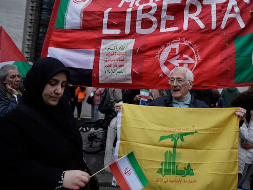 Smascherata la sinistra pro ayatollah