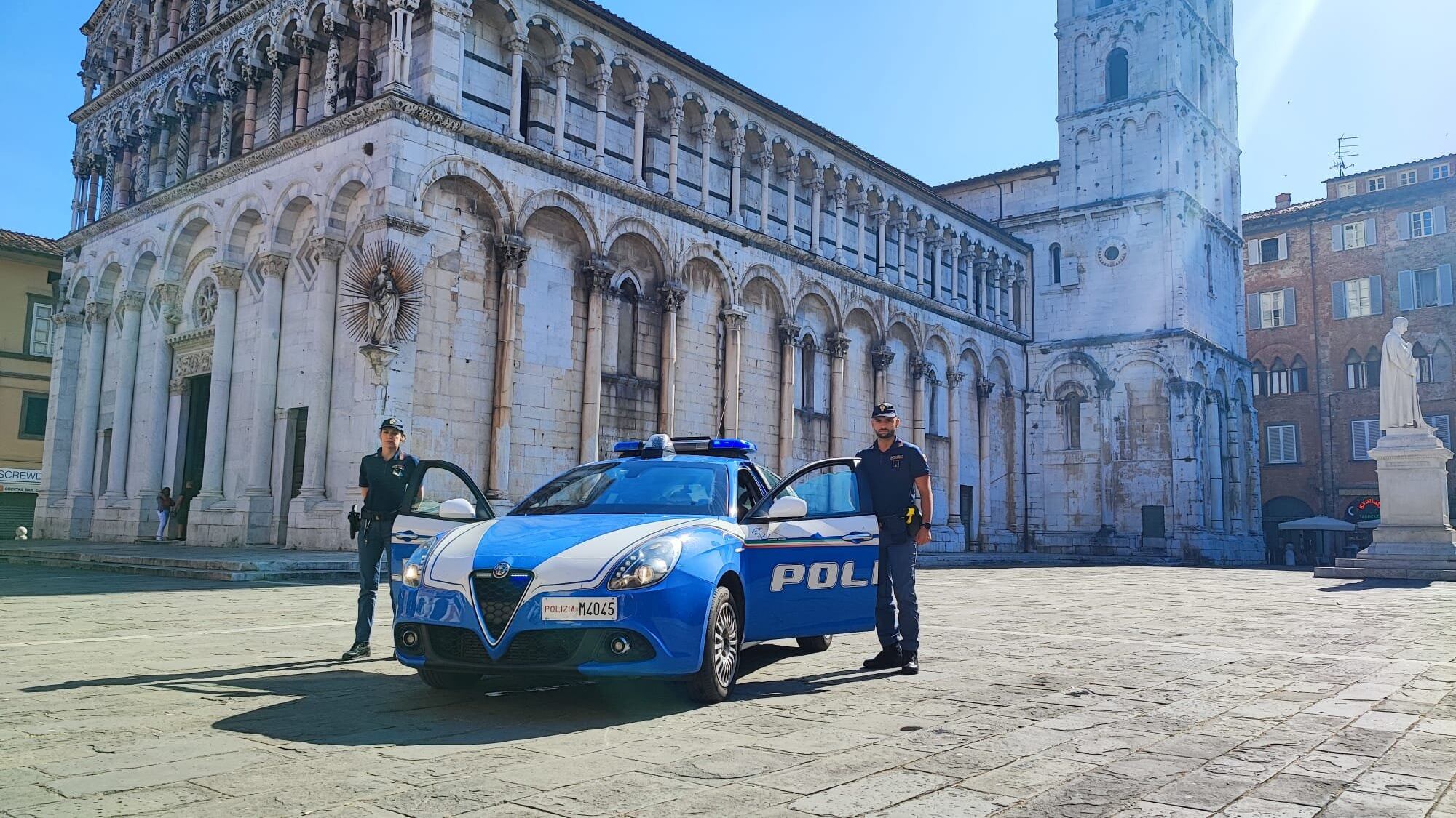 Minaccia i poliziotti con un coltello: così il marocchino è stato espulso